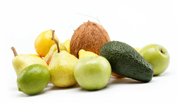Φρούτα που απομονώνονται σε λευκό φόντο. — Φωτογραφία Αρχείου