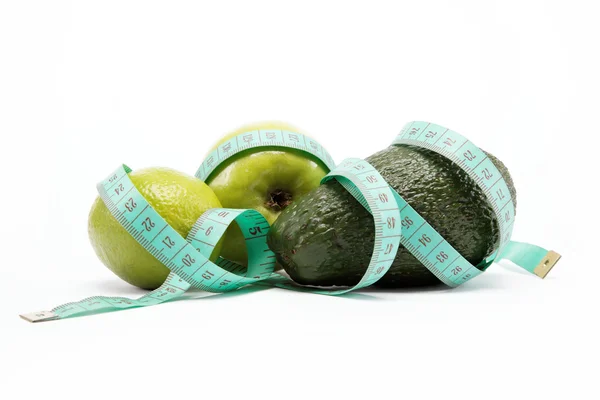 Natuurlijke producten. dieet. vers fruit op een witte achtergrond. — Stockfoto