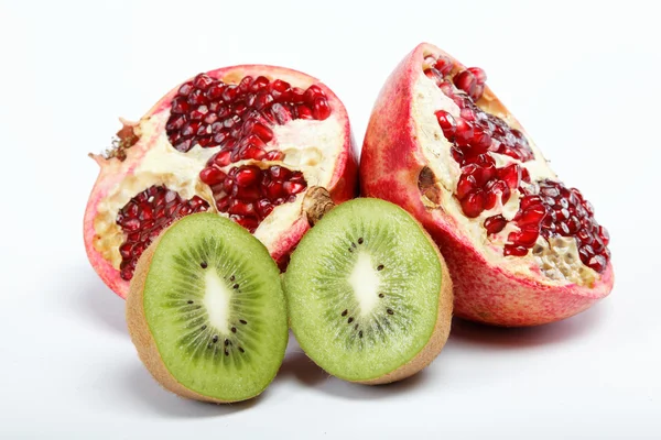 하얀 배경에 있는 열 대 과일들. — 스톡 사진