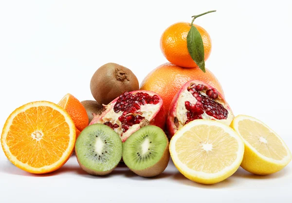 Frutas tropicales sobre fondo blanco. —  Fotos de Stock