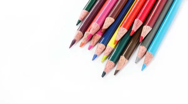 Kolorowe ołówki izolowane na białym tle — Zdjęcie stockowe