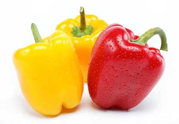 Cibo sano. Verdure fresche. Peperoni su sfondo bianco . — Foto Stock