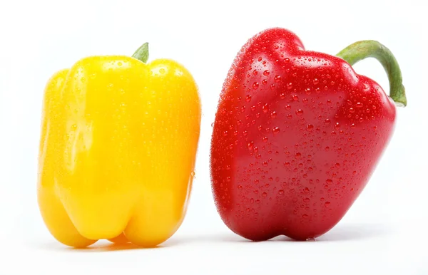 健康食品。新鲜的蔬菜。在白色背景上的辣椒. — 图库照片