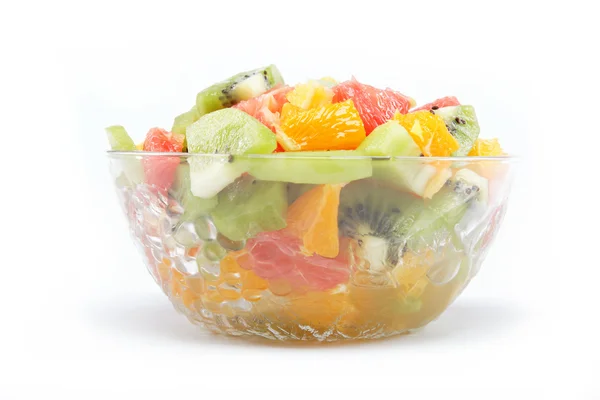 Ensalada de frutas frescas sobre fondo blanco —  Fotos de Stock