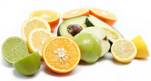 Τροπικά φρούτα απομονωμένα σε λευκό φόντο. — Φωτογραφία Αρχείου