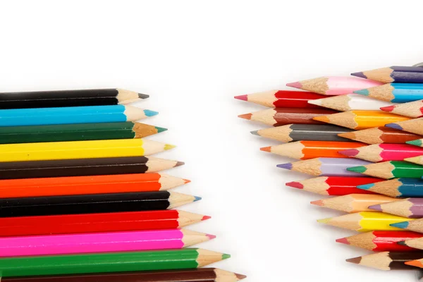 Kleurrijke potloden op de witte achtergrond. — Stockfoto