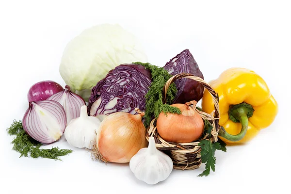 Υγιεινά τρόφιμα. φρέσκα λαχανικά σε λευκό φόντο. — Φωτογραφία Αρχείου