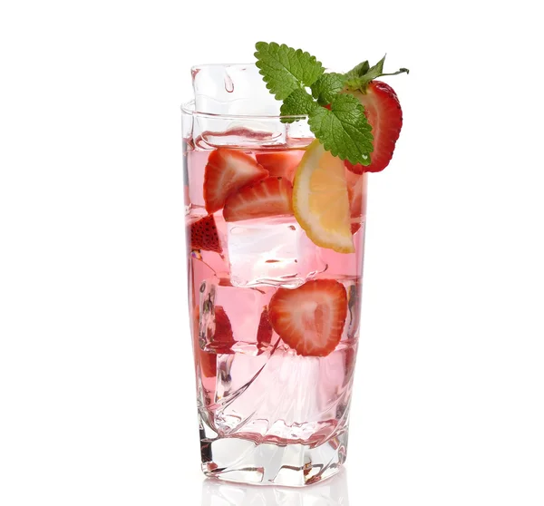 Bebida de frutas con hielo —  Fotos de Stock