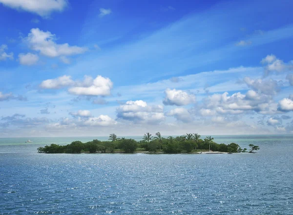 海の小さな島 — ストック写真