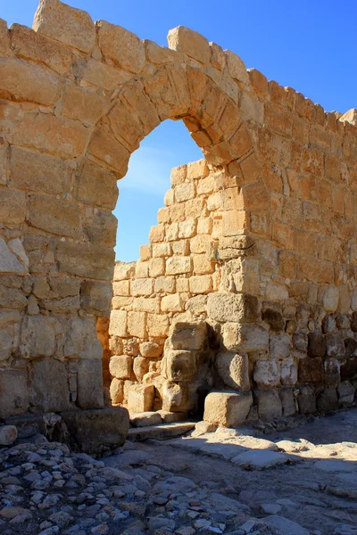 Entrance to monastery in Judean desert — Stock Photo, Image