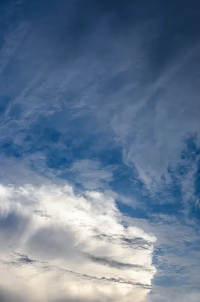 Σύννεφα και ουρανό, πριν από την καταιγίδα — Φωτογραφία Αρχείου