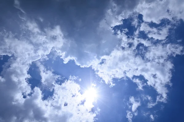 해 와 푸른 하늘 — 스톡 사진