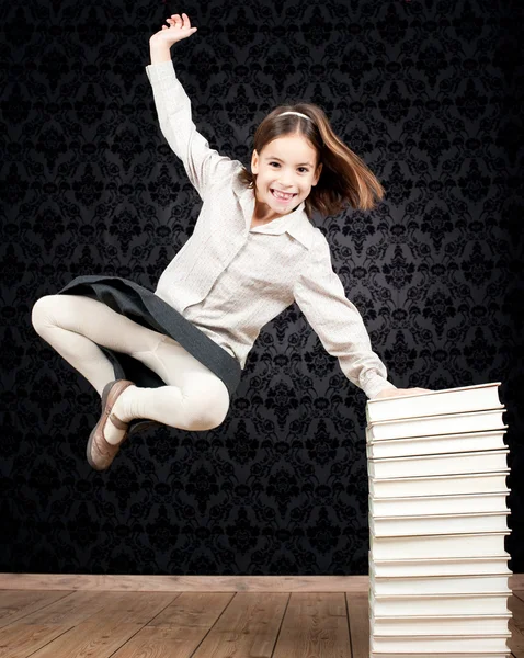 Meisje springt — Stockfoto