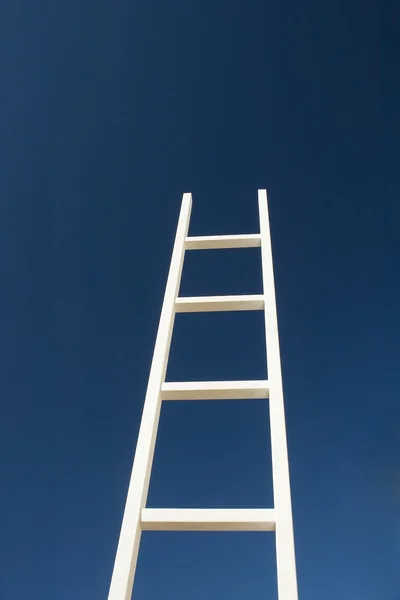 Escalera blanca — Foto de Stock