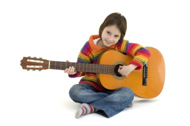 genç kız akustik gitar çalmak