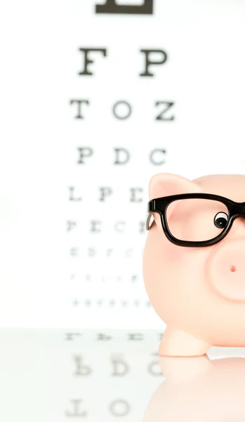 Sparschwein mit Brille — Stockfoto