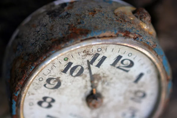 Старые наручные часы — стоковое фото
