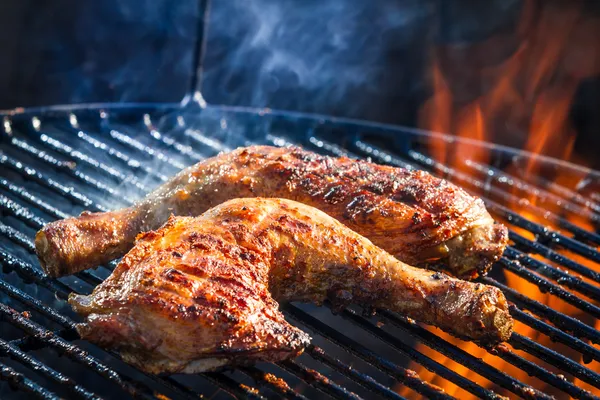 Roast chicken leg on grill — Stock Photo, Image