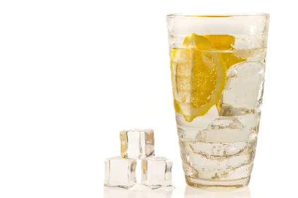 Tree ice cubes and lemon drink — Stock Photo, Image