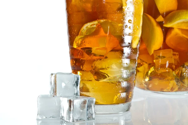 Closeup ice tea and cubes — Stock Photo, Image