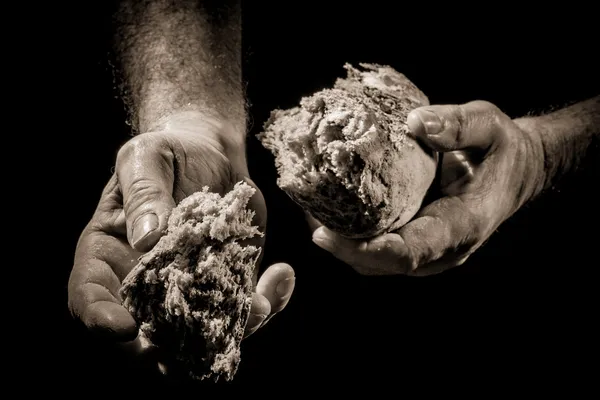 Την κατανομή του ψωμιού ως έννοια που βοηθά τους φτωχούς — Φωτογραφία Αρχείου