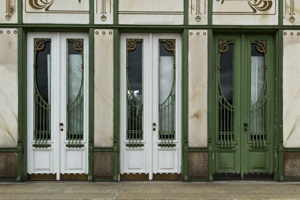 Tre dörrar ner — Stockfoto