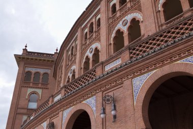 Bir tarafı Madrid boğa güreşi Arena