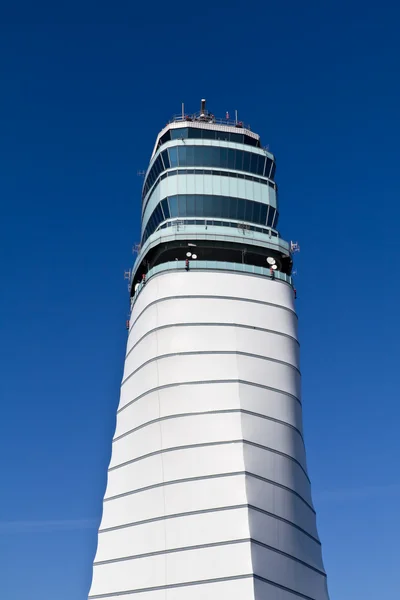 Flughafen Wien Tower — Stockfoto