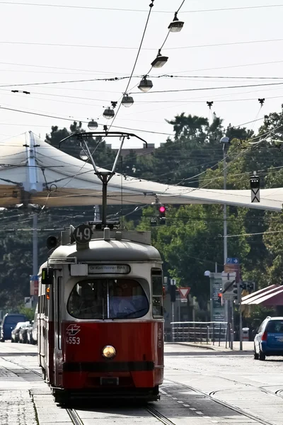 Wenen tram op weg — Stockfoto