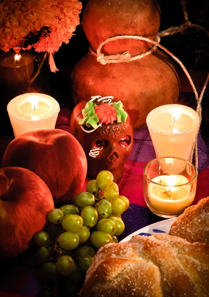 Мексиканські день мертвих, пропонуючи вівтар (Dia de Muertos) — стокове фото