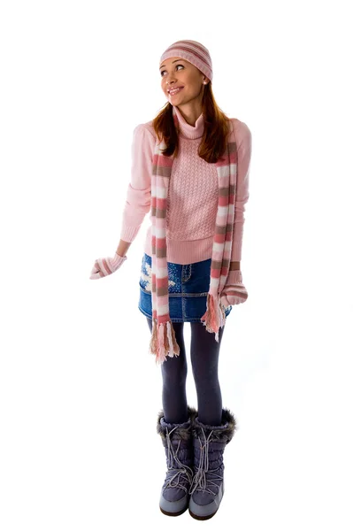 Μια όμορφη νεαρή κοπέλα σε ένα ζεστό πλεκτή ενδυμασία — Φωτογραφία Αρχείου