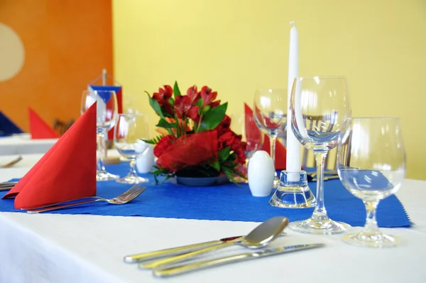 Decoratieve placemats op de tafel - gebeurtenissen — Stockfoto