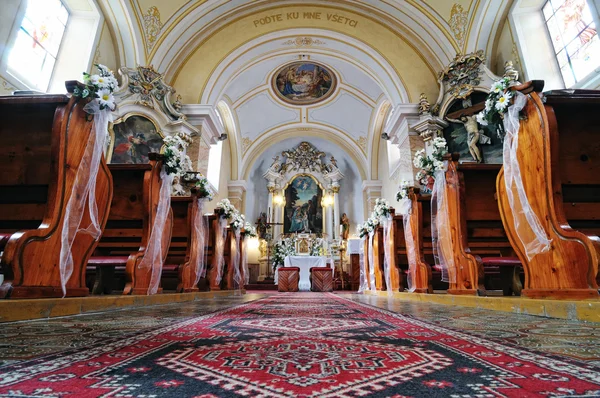 Das Innere der katholischen Kirche in Stefultov — Stockfoto