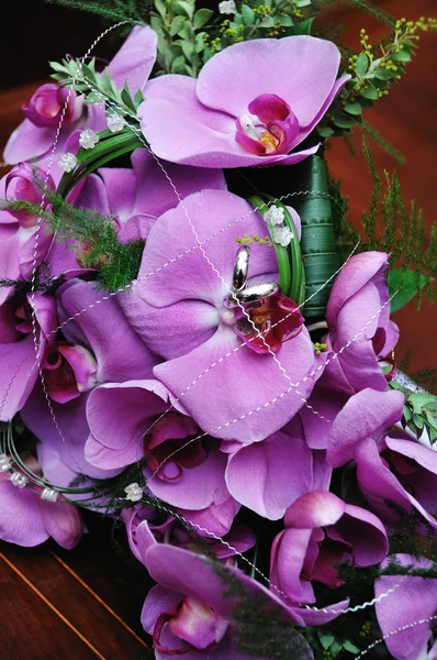 Bouquet nuptial d'orchidées — Photo