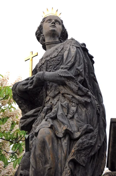Detalle La estatua de los santos Bárbara, Margarita e Isabel en Praga — Foto de Stock