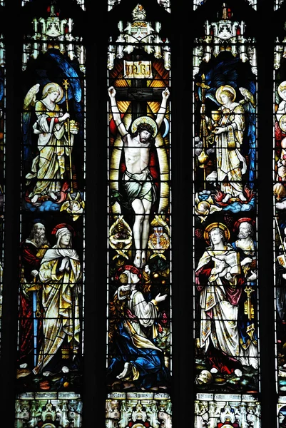 Glasfenster in der Kirche — Stockfoto