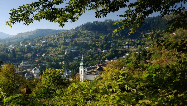 Jesień krajobraz w Banská Štiavnica, stary zamek - unesco na Słowacji — Zdjęcie stockowe