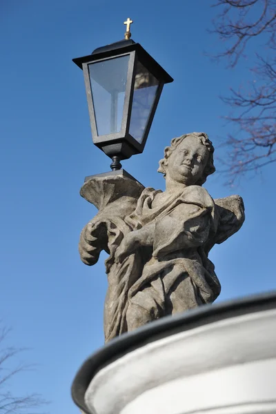 Engel standbeeld op Golgotha in banska stiavnica — Stockfoto
