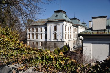 Okulu Kimya banska stiavnica, Slovakya