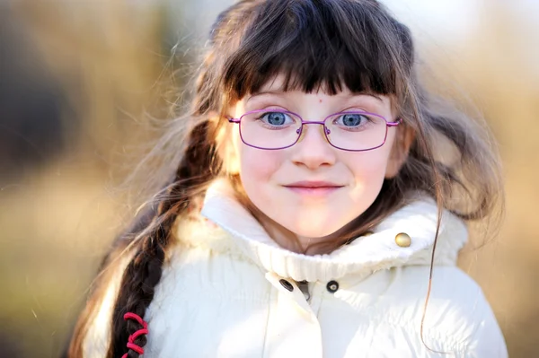 Szemüveg, kislány gyermek portréja — Stock Fotó