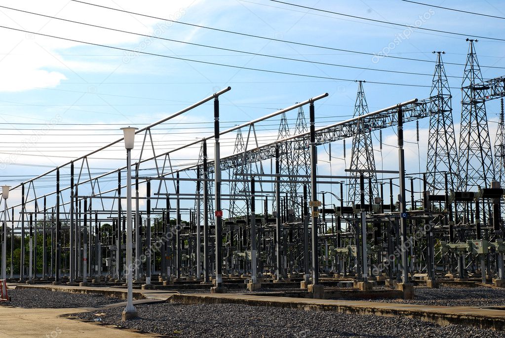 Electric high voltage power poles