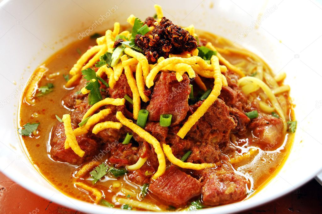 Khao Soi (Northern Thai Noodle Curry Soup)