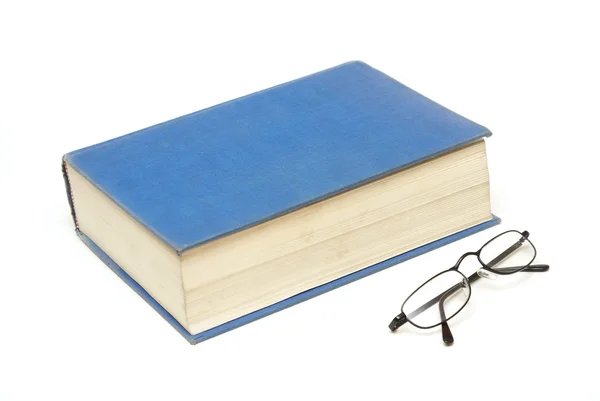 Gözlüklü kitap — Stok fotoğraf