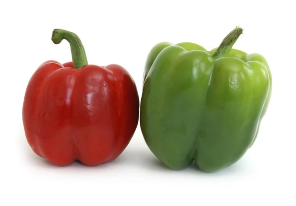 Vörös és zöld paprika — Stock Fotó