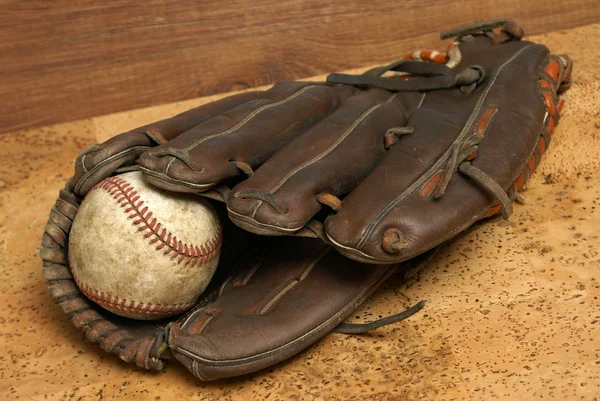野球とグローブ — ストック写真