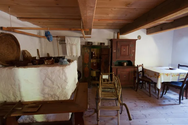 Viejo interior de la casa de madera — Foto de Stock