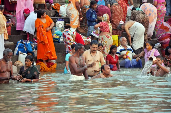 Índio em Holy Varanasi — Fotografia de Stock