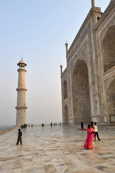 Taj Mahal al amanecer — Foto de Stock