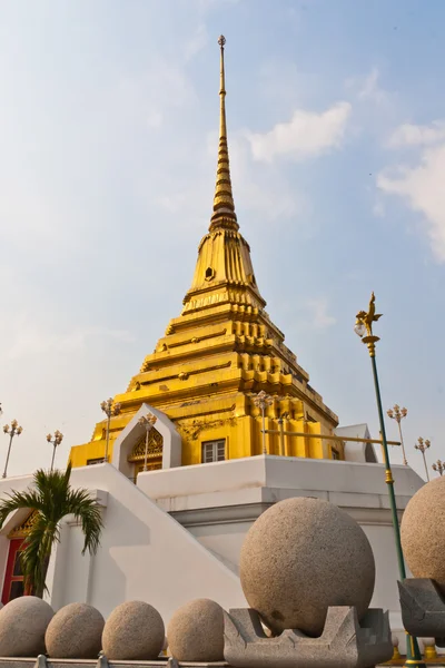 Pietre rotonde e pagode — Foto Stock