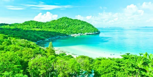 Playa en una isla en Tailandia — Foto de Stock